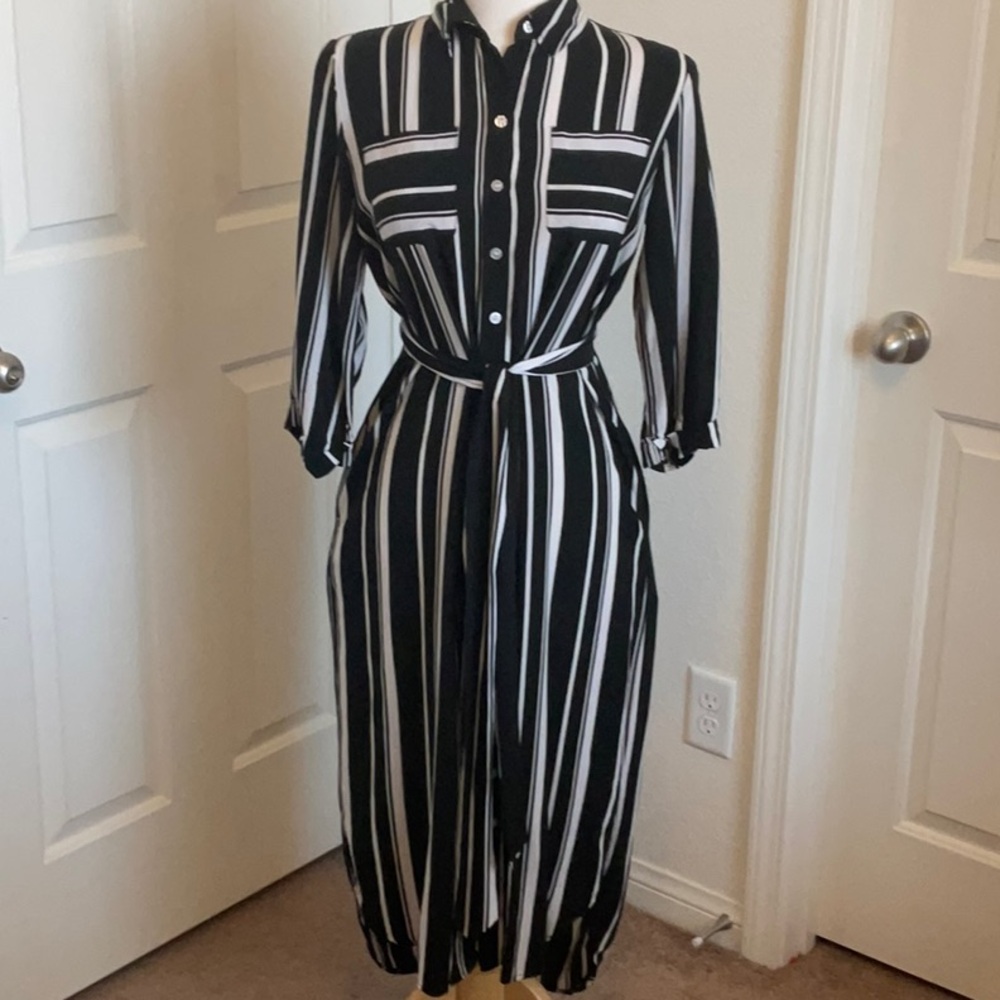 New York & Company Black and White Polo Collar Long Sleeve Dress